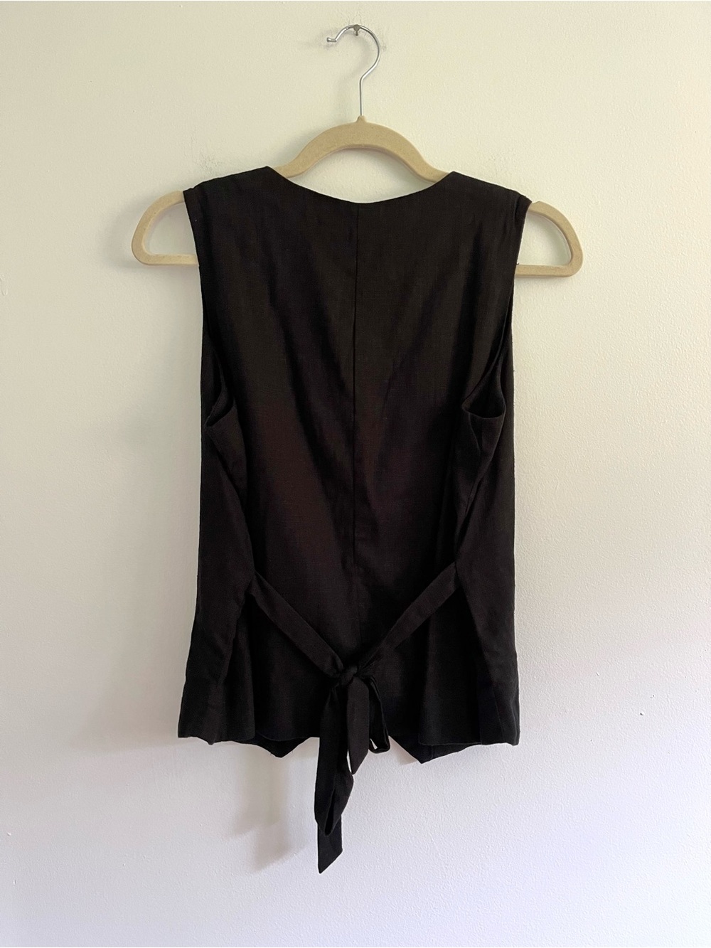 Black Linen Button-Front Sleeveless Vest Quiet Luxury Minimalist Preppy Size M - Picture 5 of 6